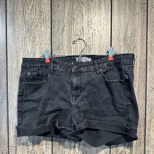 Torrid 5 Inch Vintage Stretch Mid-Rise Short